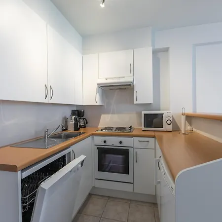 2-bedroom Flat Near The Sea Apartmán *